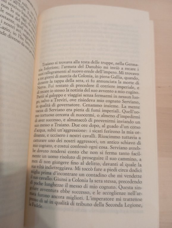 Lotto due libri Marguerite Yourcenar, Memorie Adriano, Pellegrina e straniera