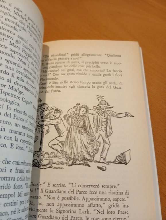 Lotto due libri Mary Poppins Bompiani 1966 nel parco, apre …