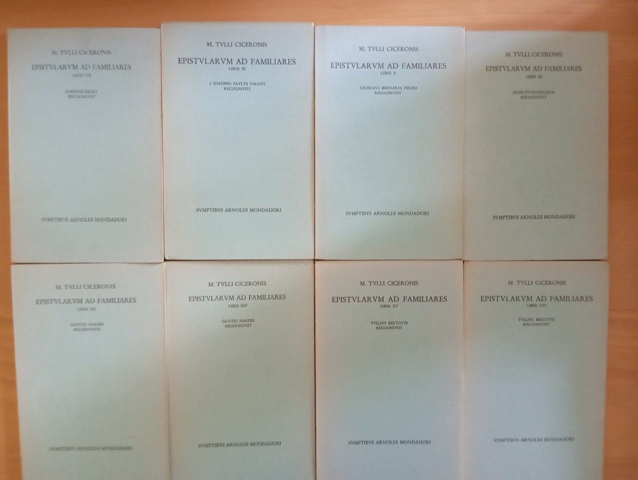 M. Tulli Ciceronis, Epistularum ad Familiares, 8 volumi, mondadori 1967 | Immagine principale