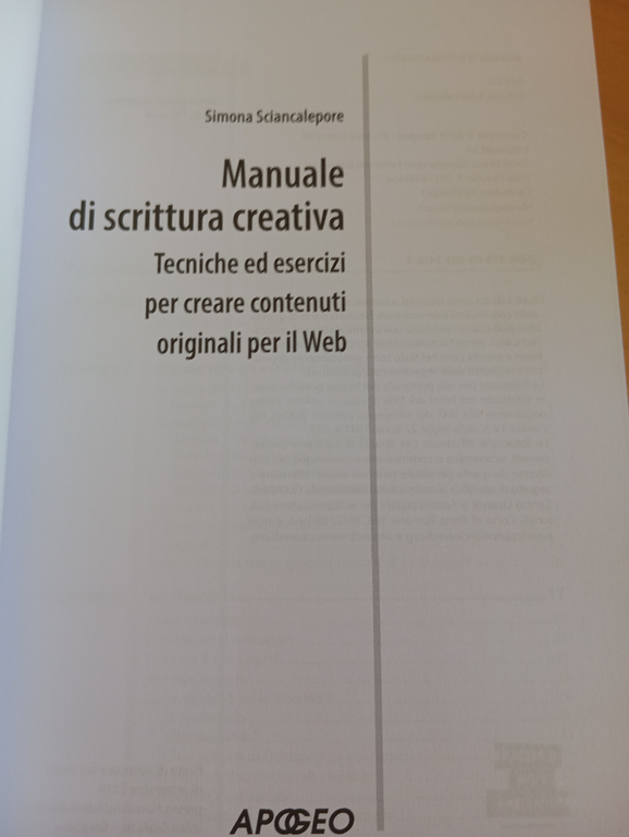 Manuale di scrittura creativa, Simona Sciancalepore, Apogeo, 2019