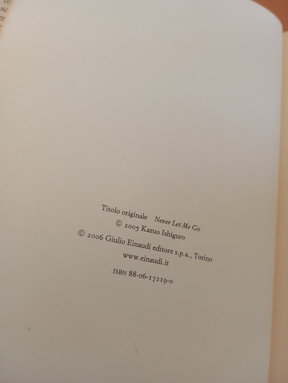 Non lasciarmi, Kazuo Ishiguro, Einaudi, 2006