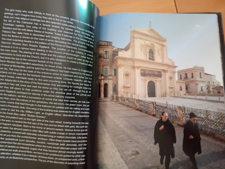 Noto città ideale. Muti, Maiorca, Balestra, Guzzardi, Erre produzioni 2001 | Immagine Gallery 11