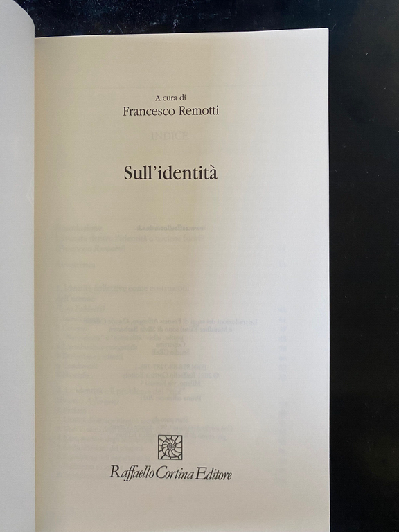 Sull'identità, Francesco Remotti (a cura), Raffaello Cortina Editore, 2021