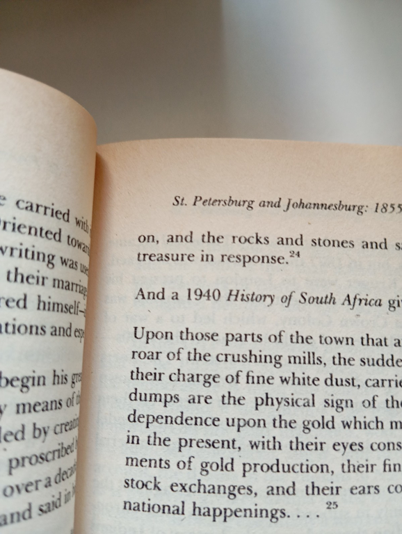 The origins of nonviolence, Martin Green, Tolstoy Gandhi, HarperCollins, 1998