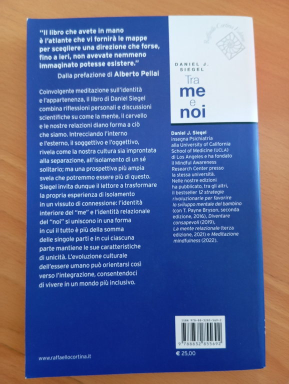 Tra me e noi, Daniel J. Siegel, Raffaello Cortina, 2023