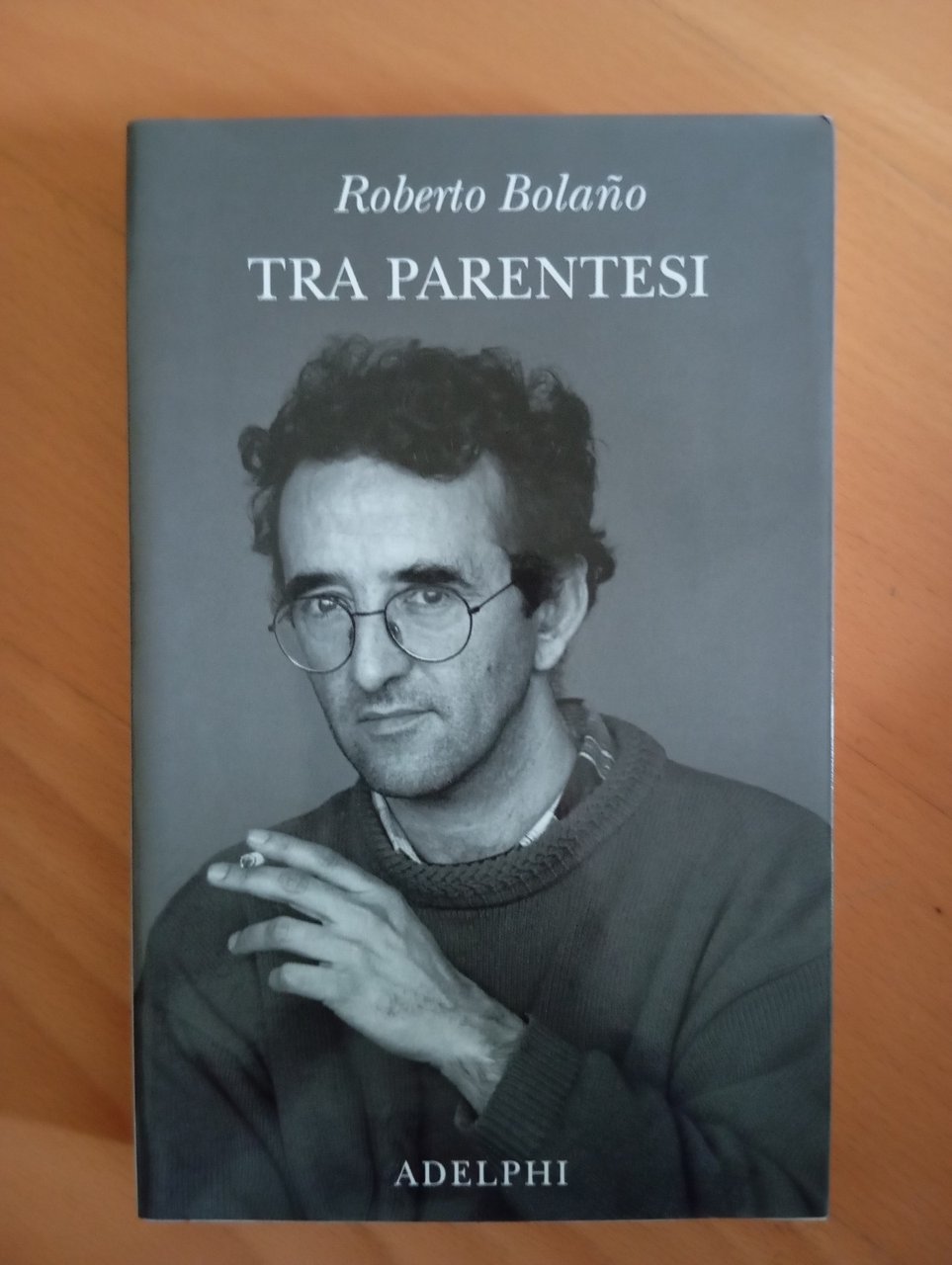 Tra parentesi, Roberto Bolano, Adelphi, 2009 | Immagine principale