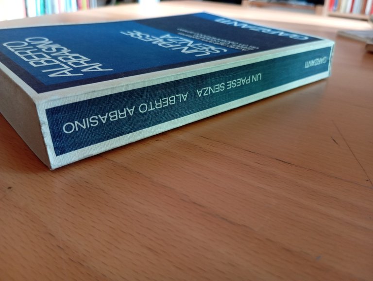 Un Paese senza, Alberto Arbasino, Garzanti, 1980