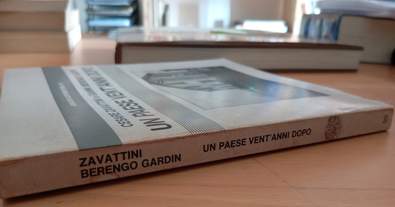 Un paese vent'anni dopo, Cesare zavattini, Gianni Berengo Gardin, Einaudi, … | Immagine Gallery 2