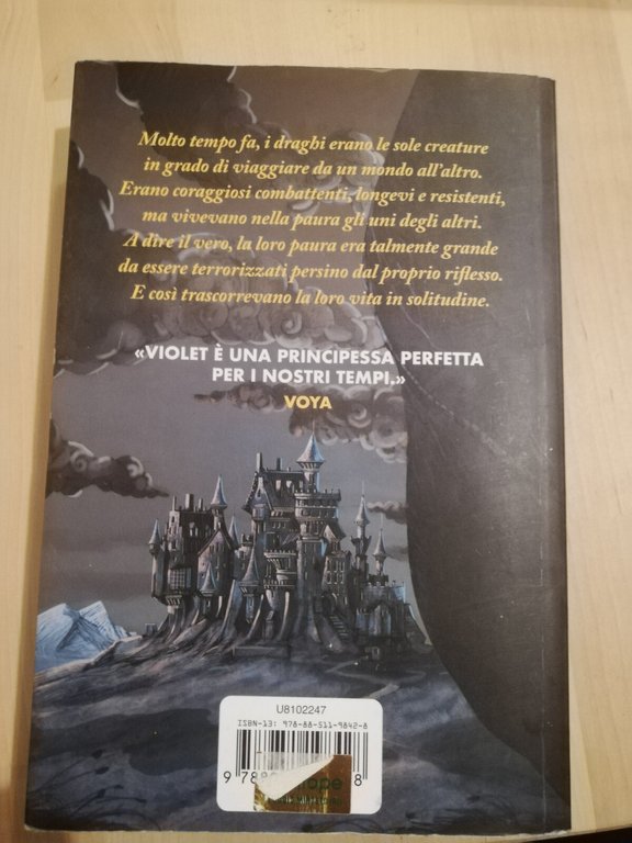 Violet e il libro proibito, Kelly Barnhill, 2022, DEA | Immagine Gallery 6