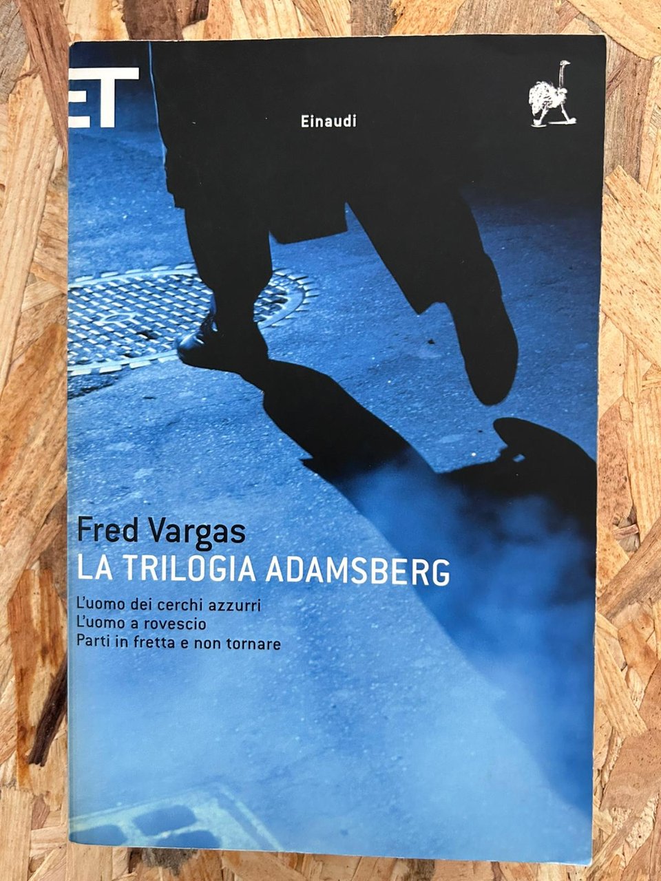 La trilogia Adamsberg: L'uomo dei cerchi azzurri-L'uomo a rovescio-Parti in … | Immagine principale