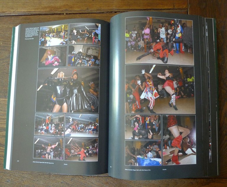 8-BALL ALMANAC.10 Years of 8-Ball,2022 Nero ed.[arte contemporanea