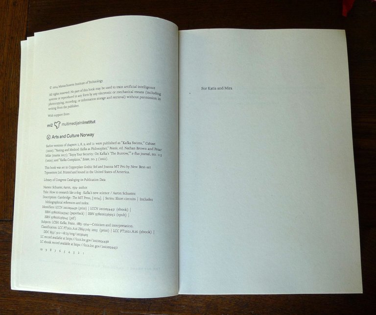 Aaron Schuster,HOW TO RESEARCH LIKE A DOG.KAFKA'S NEW SCIENCE,2024 MIT[FILOSOFIA