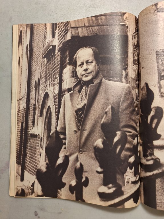 ANDY WARHOL INTERVIEW MAGAZINE,July 1988 - POSTERS | Immagine Gallery 5