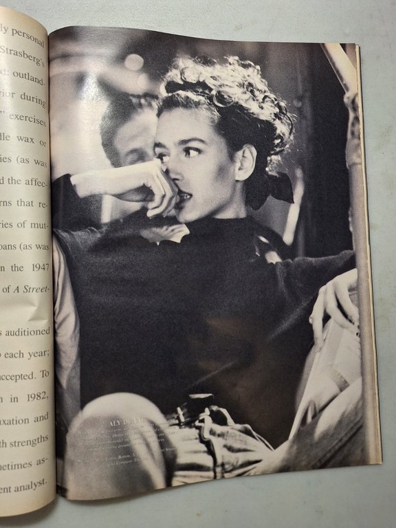 ANDY WARHOL INTERVIEW MAGAZINE,October 1989 - ALEC BALDWIN | Immagine Gallery 5