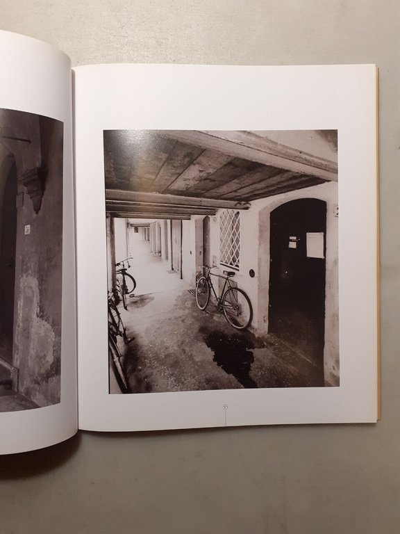 Basile,MORANDI REPERTORIO DELLO SGUARDO,Fotografie di Paolo Ferrari,2009