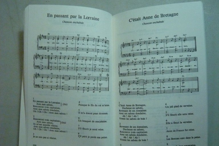 Charpentreau,LE LIVRE D'OR DE LA CHANSON ENFANTINE, 1990[musica,