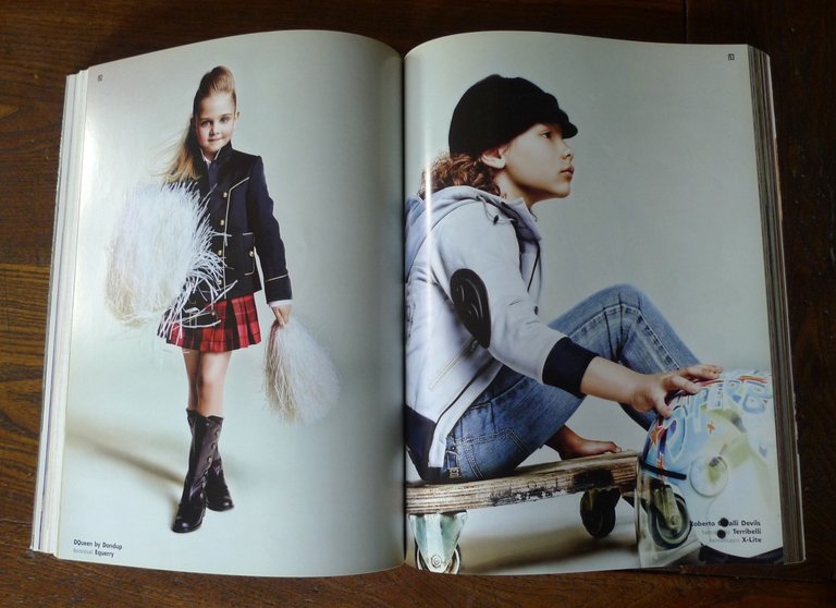 COLLEZIONI BAMBINI 45 AUTUMN WINTER 2009-'10,Logos[catalogo,moda,fashion