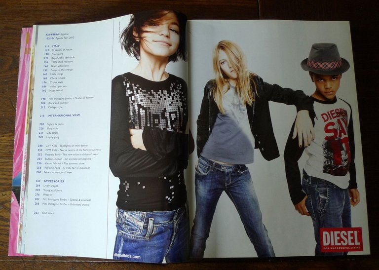 COLLEZIONI BAMBINI 46 SPRING SUMMER 2010,Logos[catalogo,moda,fashion