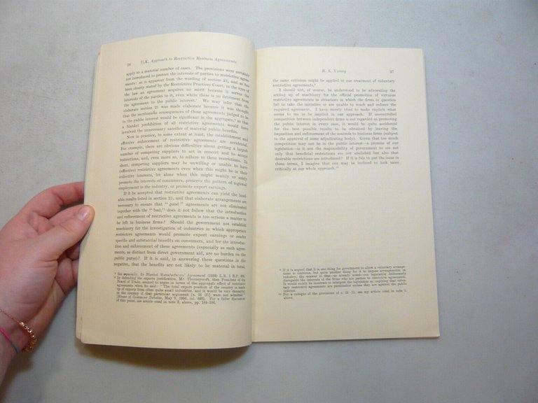 COMPARATIVE ASPECTS OF RESTRICTIVE TRADE PRACTICES,1961[commercio