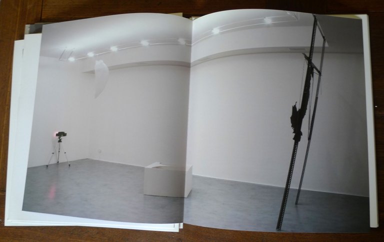 Corà,ESSENZIALE ALL'ARTE.CALZOLARI FABRO PARMIGGIANI,2006 de'Foscherari/Gli Ori