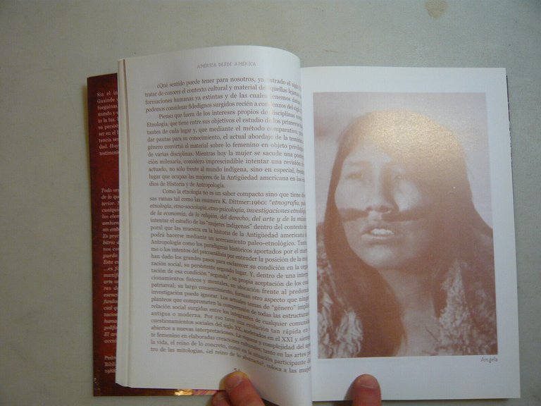 Etchegoimberry,LA MUJER Y LO SAGRADO IN TERRA DEL FUEGO,Buenos Aires,2007