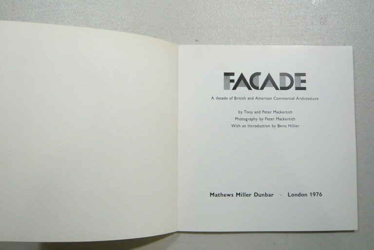 FACADE A decade of British an American Commercial Architecture[architettura