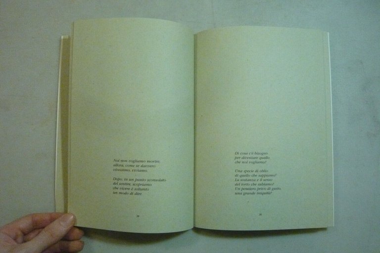 Franco Facchini,NELLA VOCE CHE MENTE,Tipografia Adriatica, Trieste, 2001