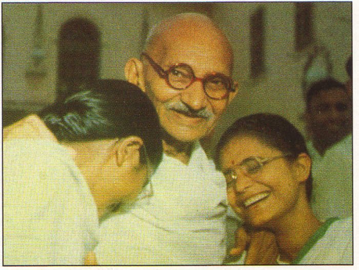 Gianni Sofri,GANDHI E L'INDIA,Giunti 1995[storia