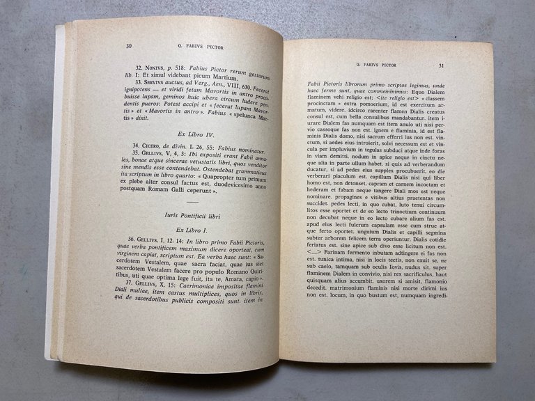 IURISPERITI ORATORES HISTORICI GRAMMATICI 753—44 A. CHR. N., 1964 | Immagine Gallery 5