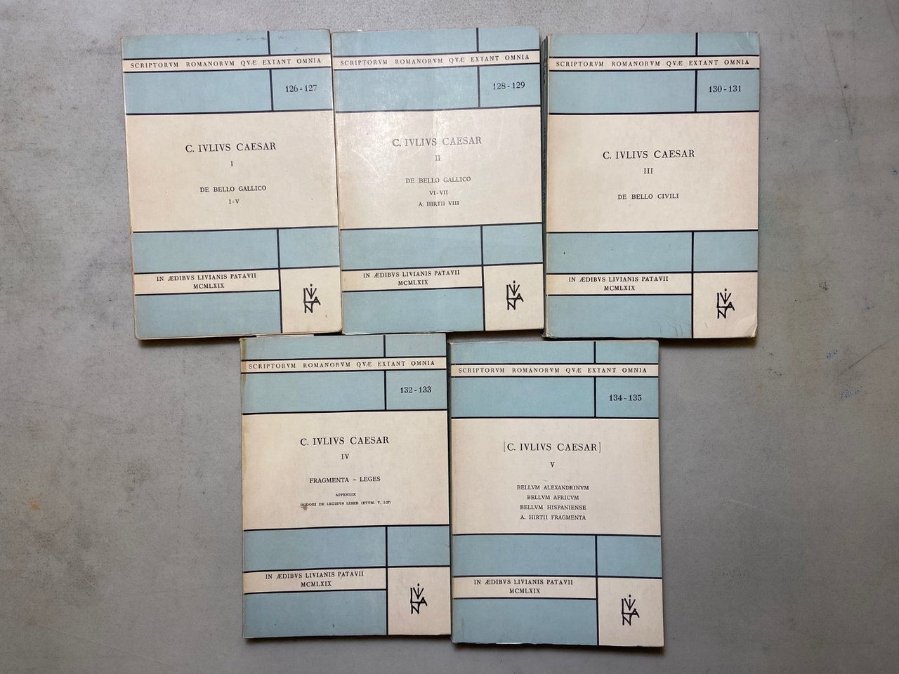 Lotto C. Iulius Caesar, DE BELLO GALLICO,BELLUM ALEXANDRINUM,AFRICUM,Liviana ed | Immagine principale