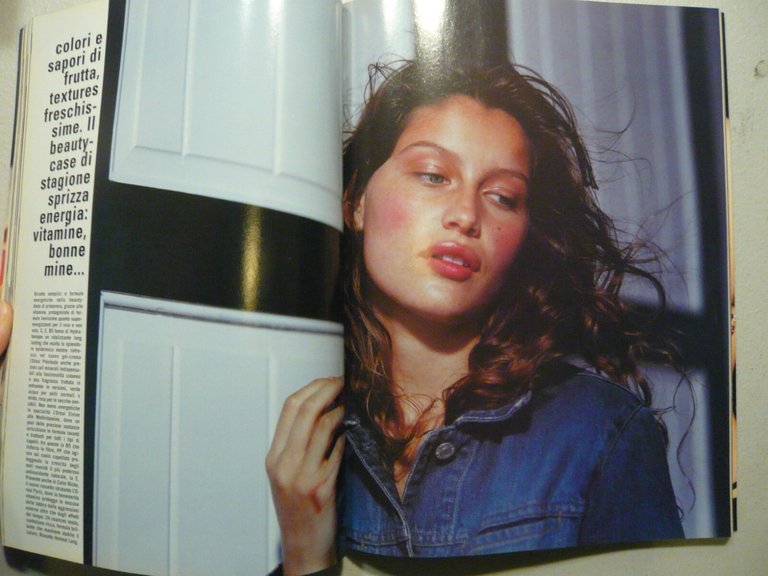 Lotto VOGUE ITALIA MAGAZINE, anni 2000 - 2001 | Immagine Gallery 2