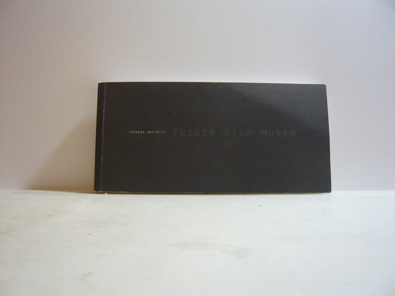 Mattotti,LA STANZA/TUSSEN VIER MUREN,Bologna,2003[illustrato,olandese