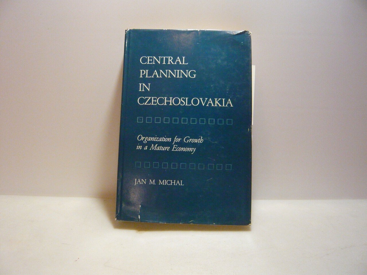 Michal,CENTRAL PLANNING IN CZECHOSLOVAKIA,California,1960[inglese