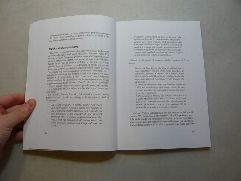 momi-z.it,UNDERGROUND.Nei cieli del sud.Monopoli 1972-1985,Bari 2012