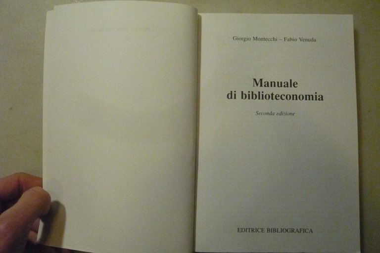 Montecchi-Venuda,MANUALE DI BIBLIOTECONOMIA,1995[biblioteconomia