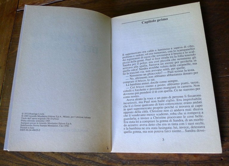 Penelope Lively,OMBRE DEL PASSATO,1995 Mondadori SUPERJUNIOR[per ragazzi