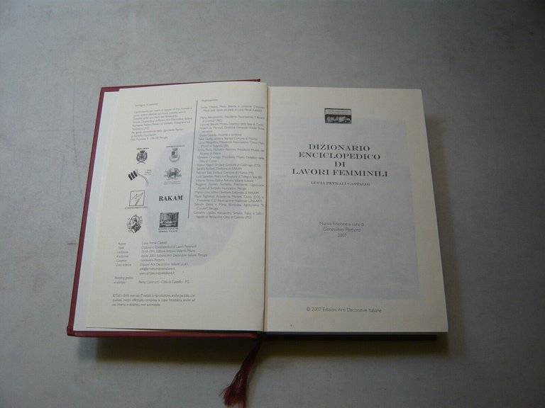 Petrali Castaldi,DIZIONARIO ENCICLOPEDICO DI LAVORI FEMMINILI,Perugia,2007