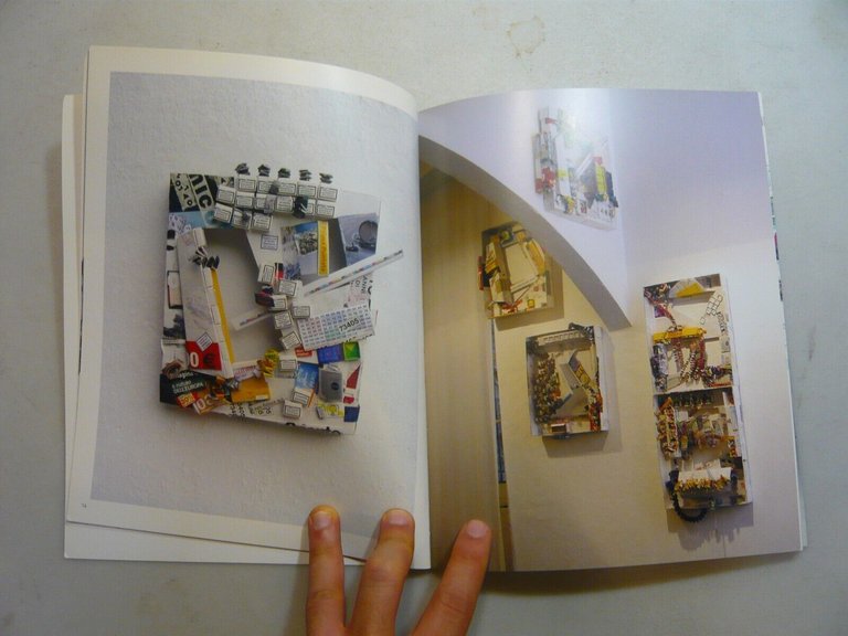 RAFFAELLA FORMENTI.Zig zag tra bus e spam,Roberto Peccolo,2006