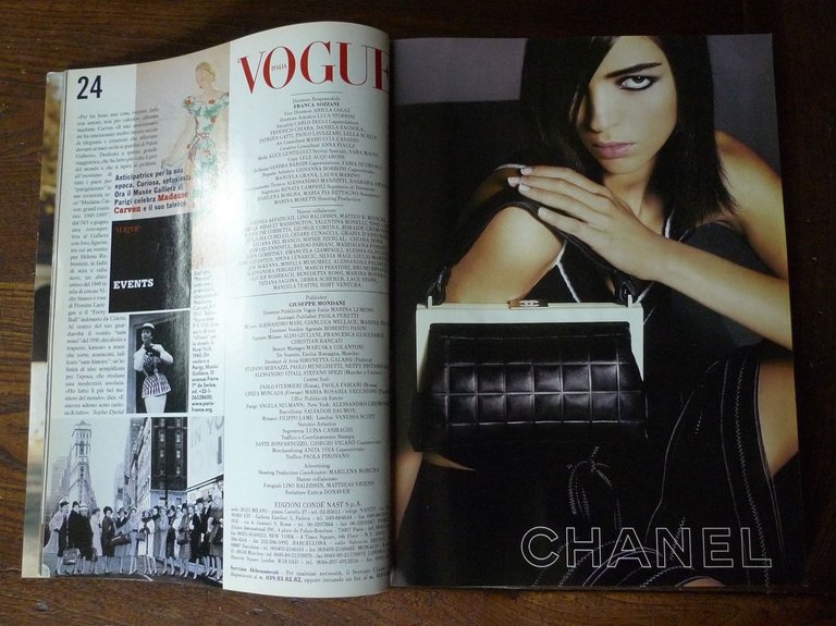 Rivista VOGUE Italia n.618 Febbraio 2002.CHANGE YOUR IMAGE[Bruce Weber,Sicilia