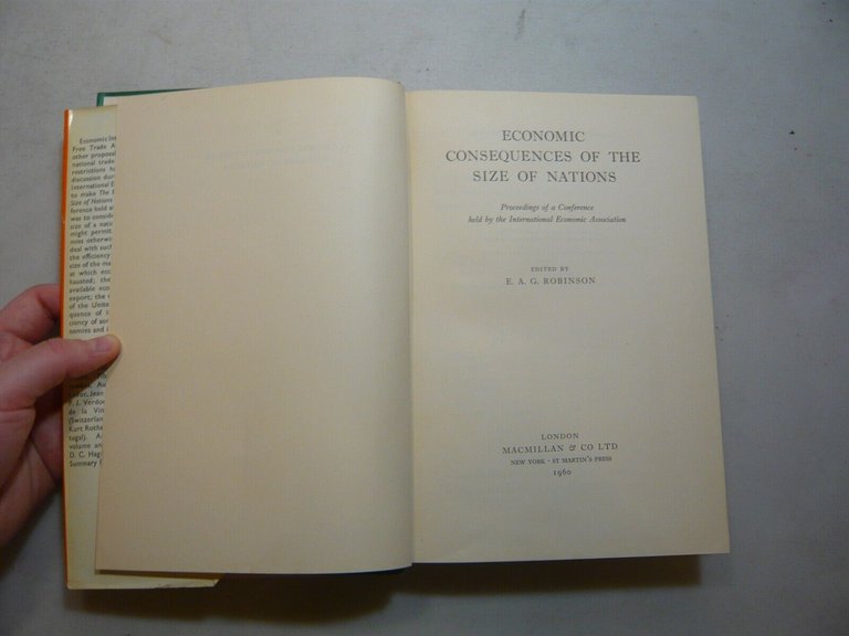 Robinson,THE ECONOMIC CONSEQUENCES OF THE SIZE OF NATIONS,London 1960