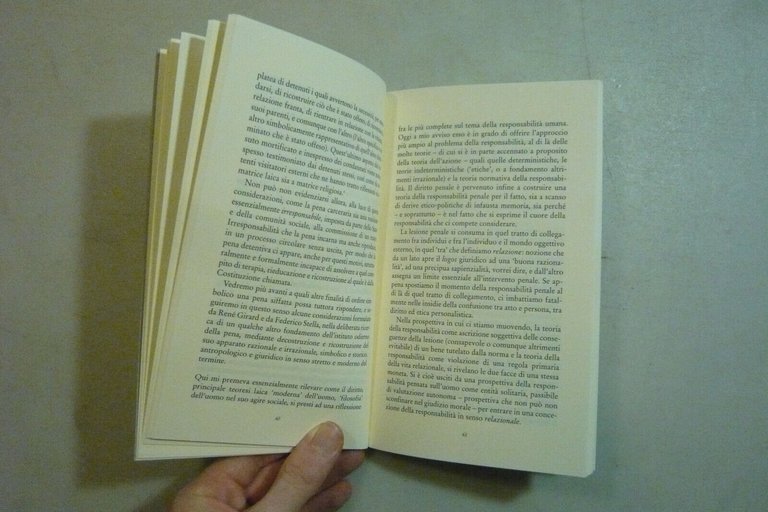 Silvia Cecchi,GIUSTIZIA RELATIVA,Liberlibri, Macerata, 2011[carcere