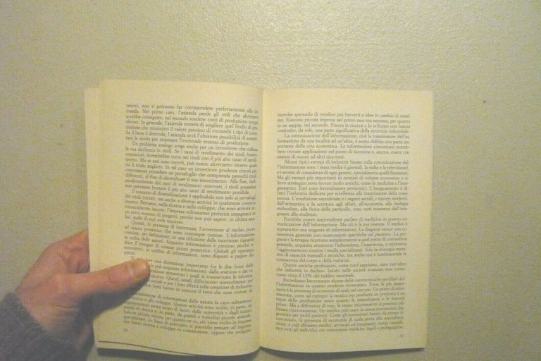 Tamburini,VERSO L’ECONOMIA DEI NUOVI SERVIZI: IL SETTORE FINANZIARIO,Mulino 1988