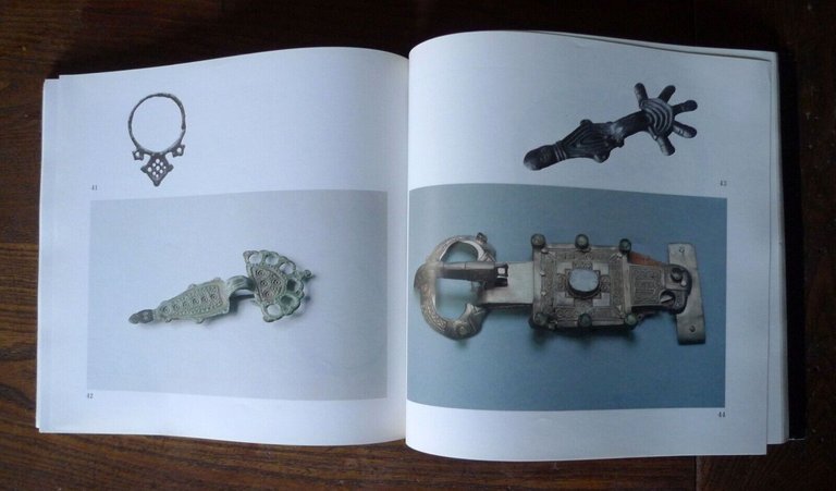 TREASURE OF KHAN CUBRAT.CULTURE OF BULGARS,KHAZARS,SLAVS,1989[storia,BULGARIA