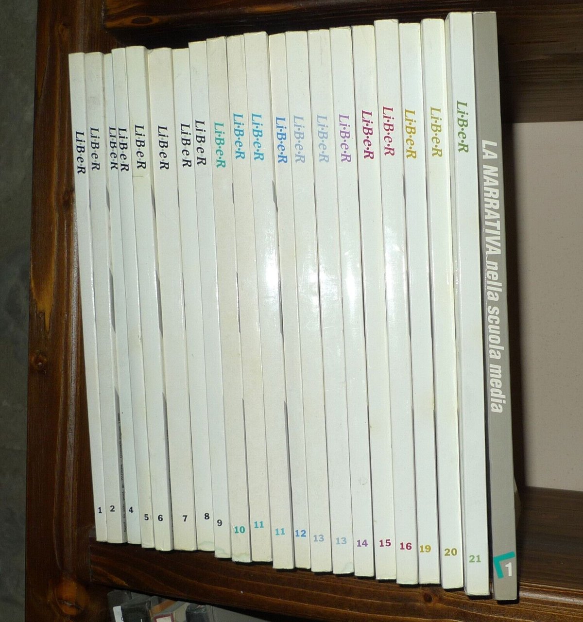 Trimestrale LIBER.LIBRI PER BAMBINI E RAGAZZI nn.1-21 1988-1993+ QUADERNI n.1