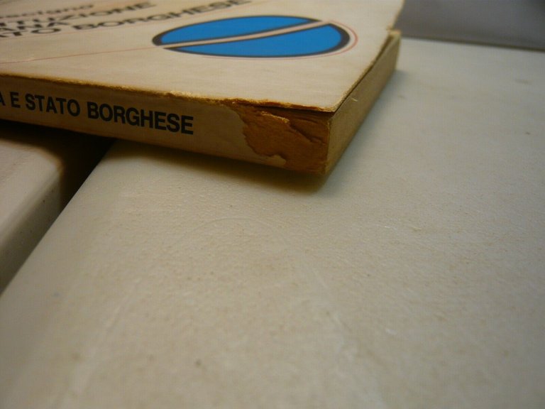 Ugo Rescigno,COSTITUZIONE ITALIANA E STATO BORGHESE, Savelli, Roma, 1975