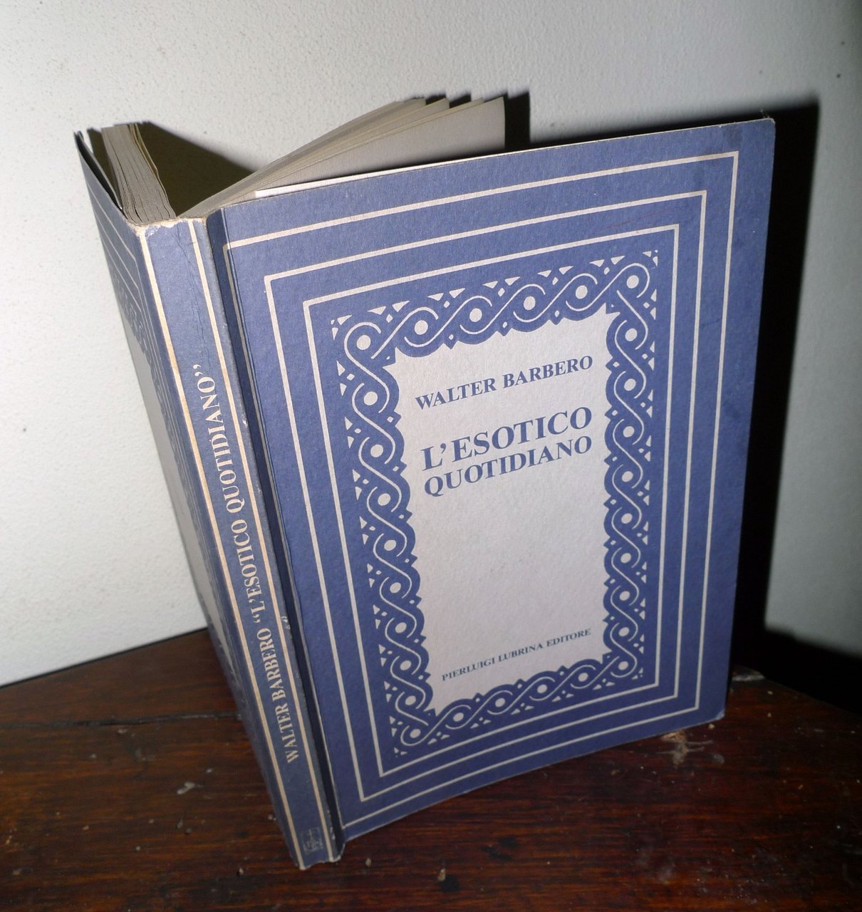 Walter Barbero,L'ESOTICO QUOTIDIANO,1990 Lubrina[architettura,Africa