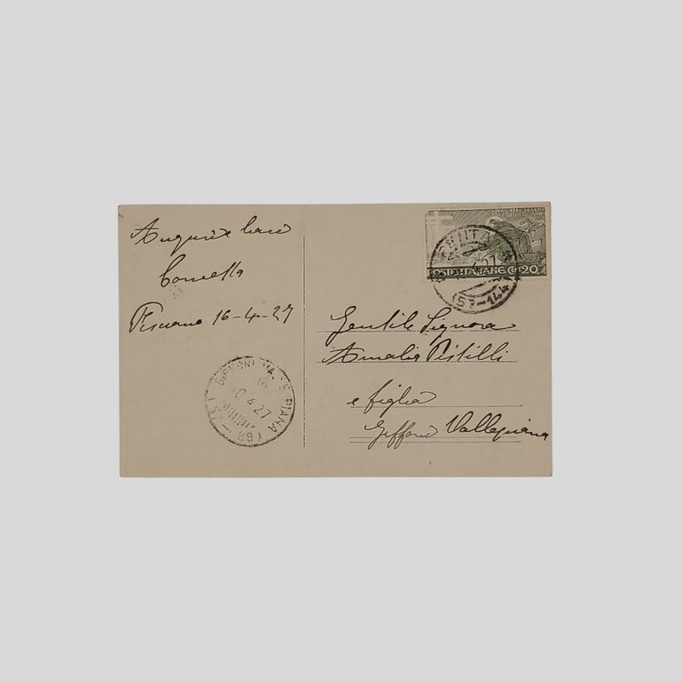 Bambino nell’uovo.