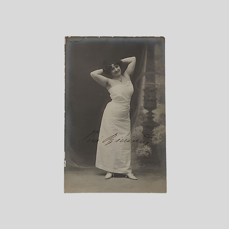 Canzonettista eccentrica.