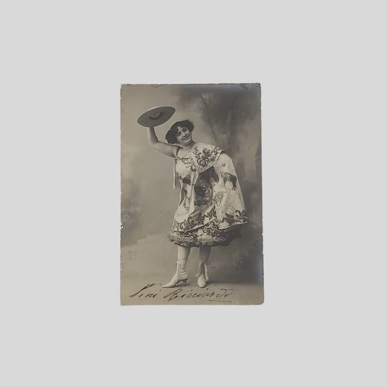 Canzonettista eccentrica.