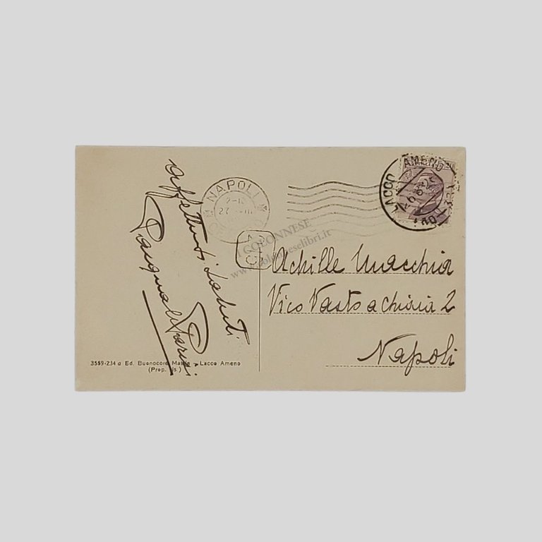 Cartolina autografa firmata, non datata. Indirizzata all’amico giornalista Achille Macchia …